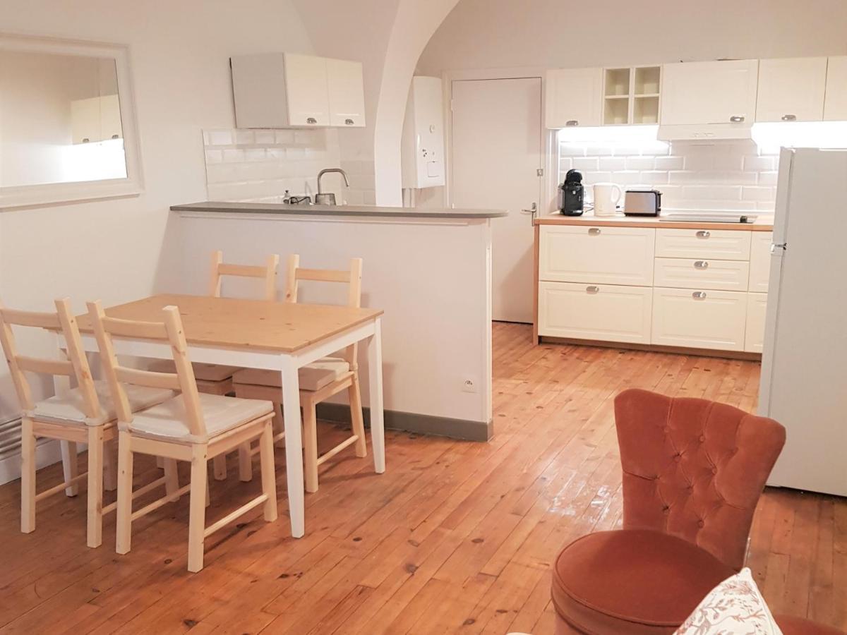 Issoire Centre, T2 Bergere Avec Parking Apartment Exterior photo