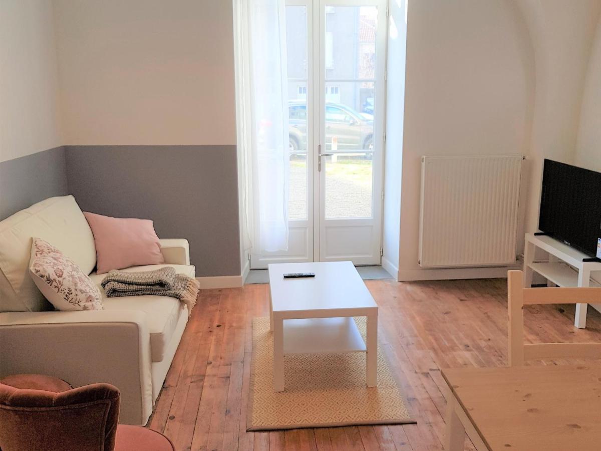 Issoire Centre, T2 Bergere Avec Parking Apartment Exterior photo
