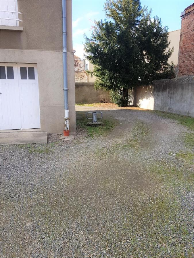Issoire Centre, T2 Bergere Avec Parking Apartment Exterior photo