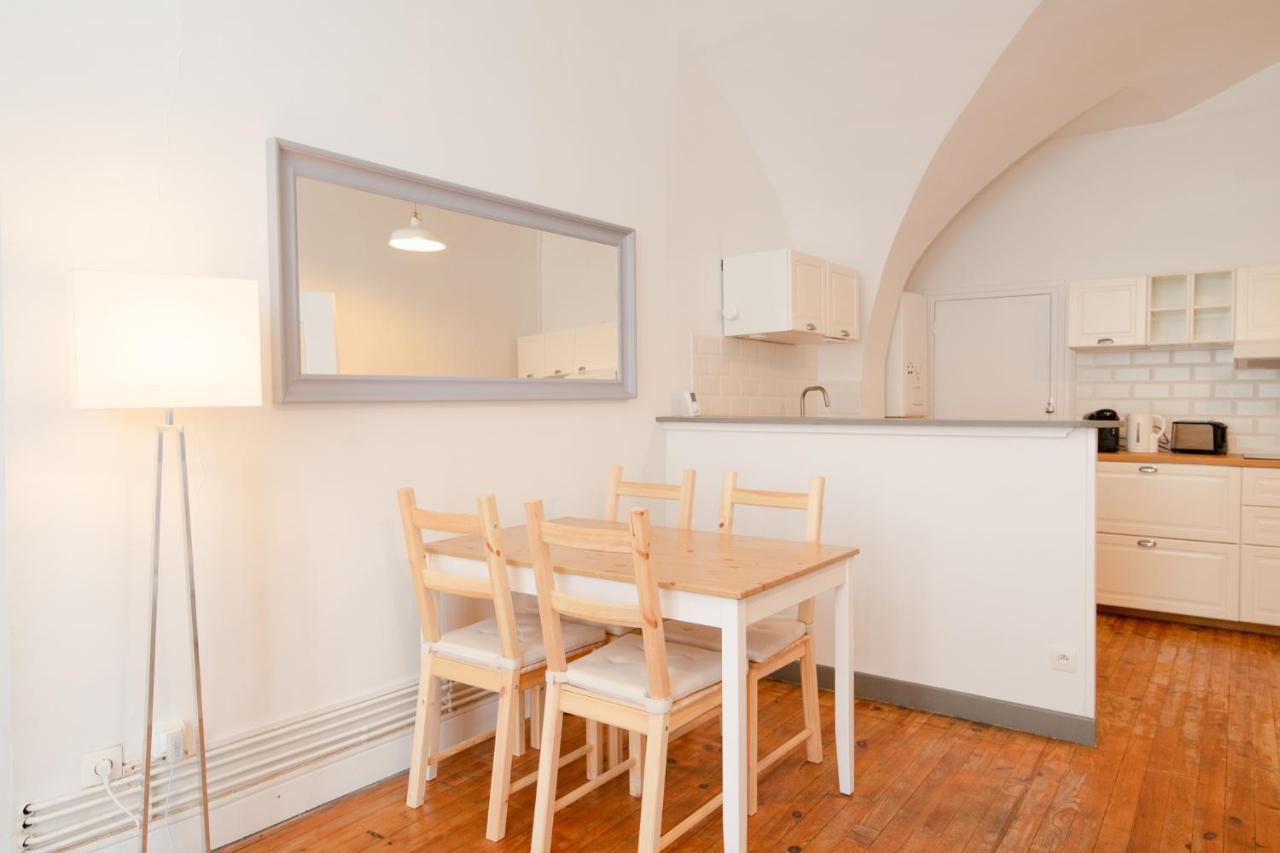 Issoire Centre, T2 Bergere Avec Parking Apartment Exterior photo